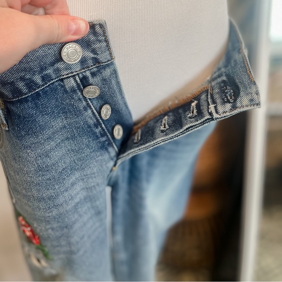 PACSUN NWOT Distressed Jeans With Patches - Picture 6 of 16